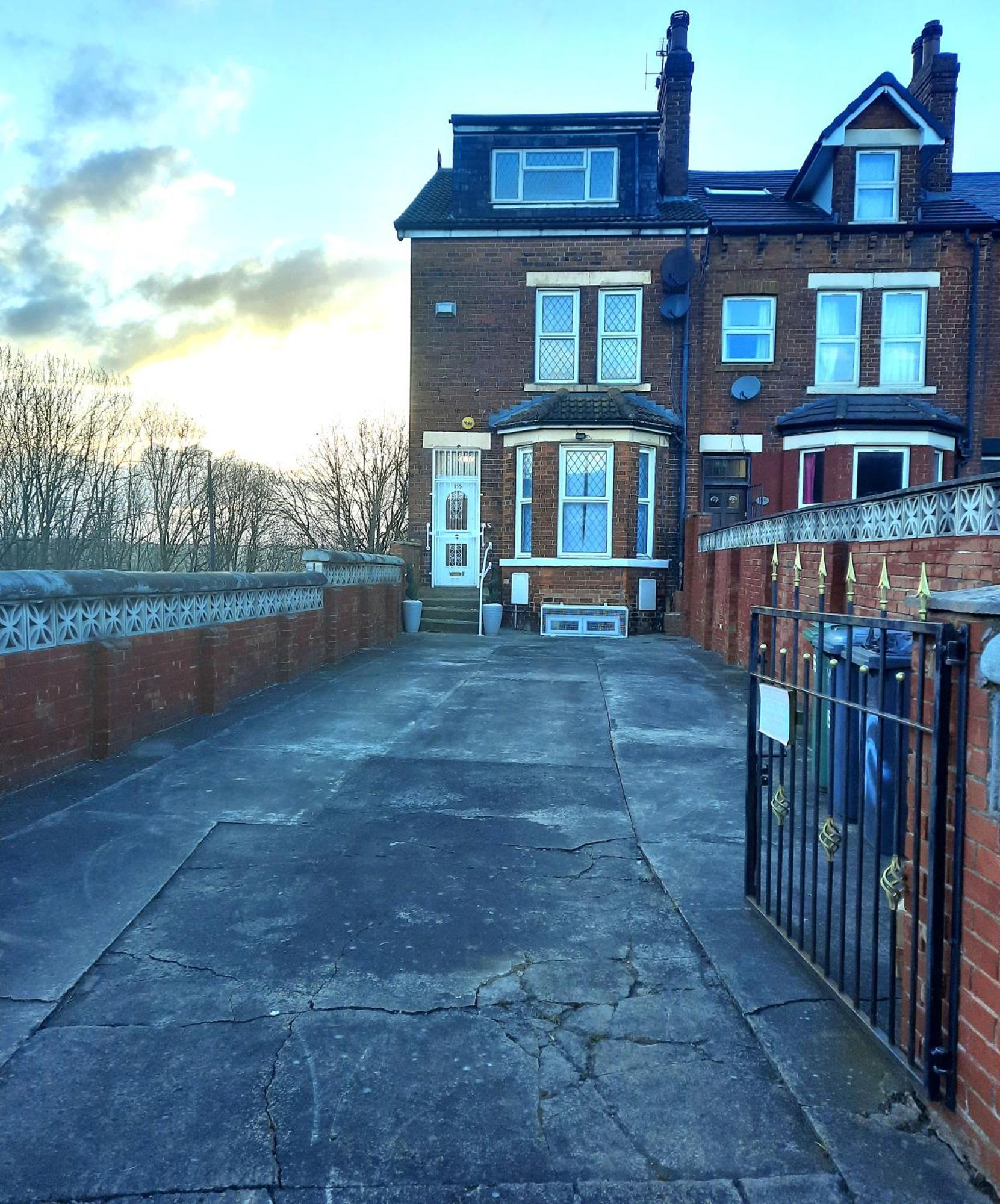 Home In Woodhouse, Leeds,Free 4 Car Parking,Free Wifi Leeds  Dış mekan fotoğraf
