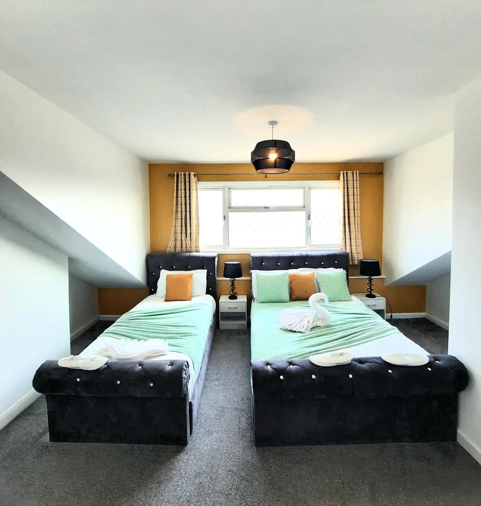 Home In Woodhouse, Leeds,Free 4 Car Parking,Free Wifi Leeds  Dış mekan fotoğraf